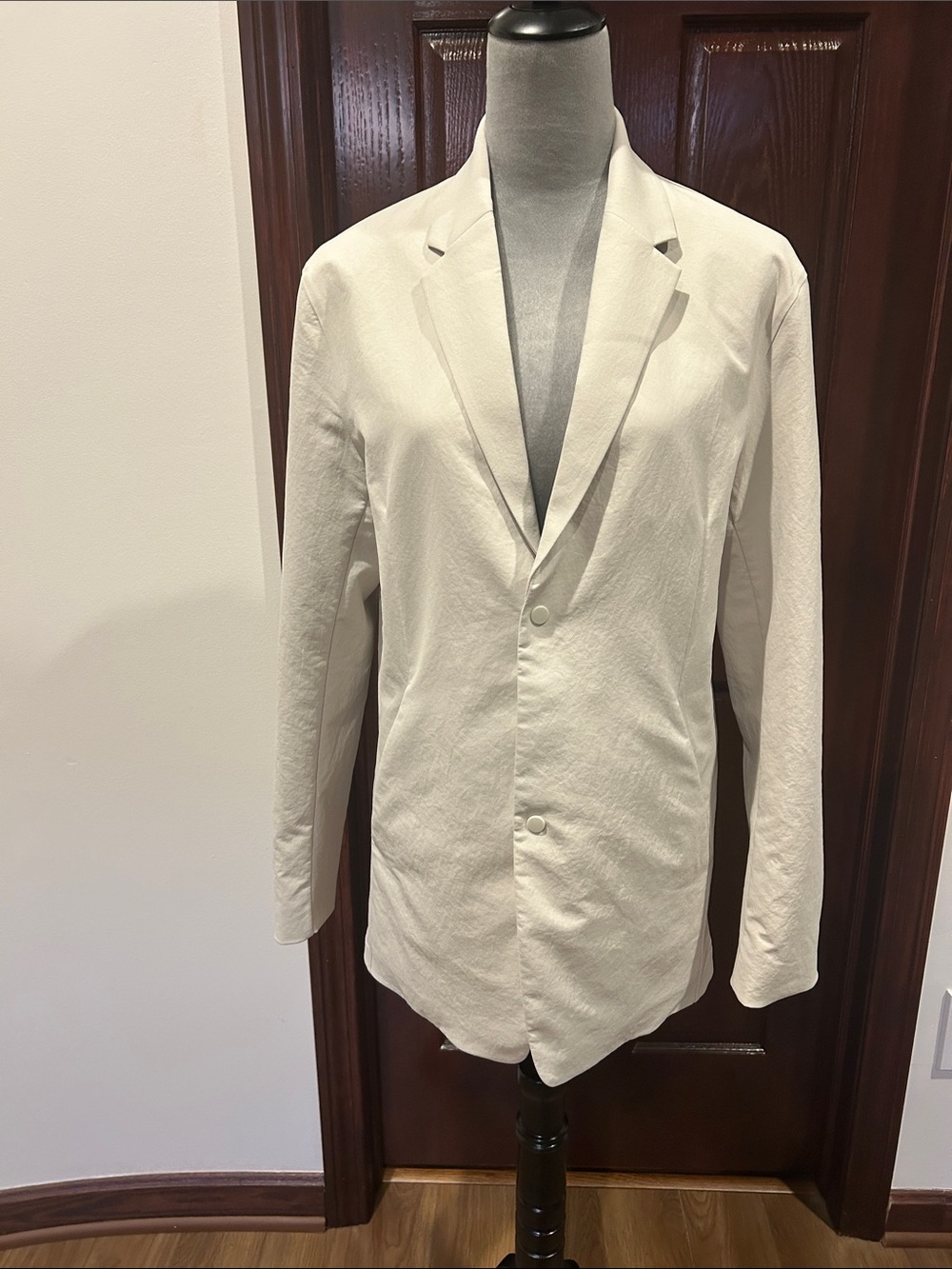lululemon athletica Off-White Men's Two-Button Blazer